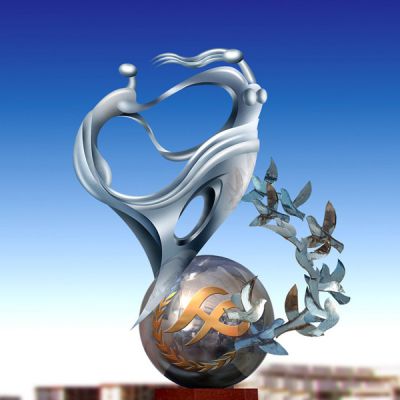 不銹鋼雕塑與其周圍環境色彩的搭配