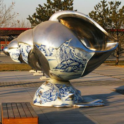 不銹鋼雕塑為什么深受客戶喜愛(ài)