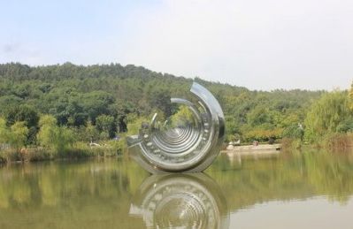 水中不銹鋼創意半圓齒輪雕塑