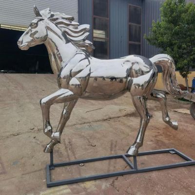 鏡面戶(hù)外大型景觀馬雕塑