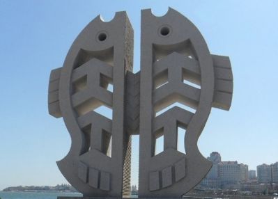 景區(qū)戶外一對(duì)簡約石雕雙子魚雕塑