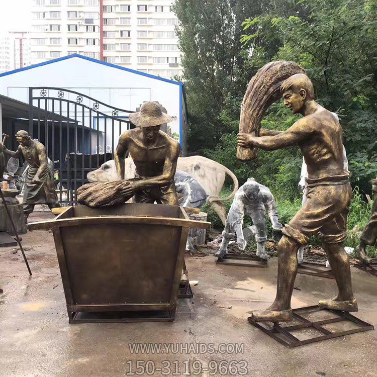 打麥子，農(nóng)村農(nóng)忙生活，人工脫麥場景雕塑