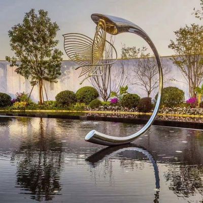 不銹鋼湖面創(chuàng)意景觀雕塑，蝴蝶、c型環(huán)