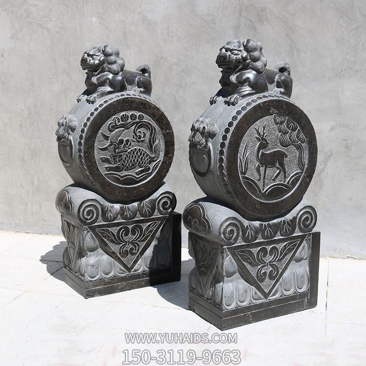 青石做舊獅子抱鼓石庭院門口擺放一對招財鎮宅雕塑
