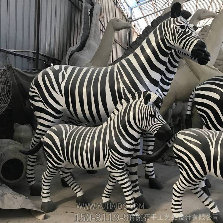 廣場景區(qū)擺放仿真動(dòng)物玻璃鋼雕塑