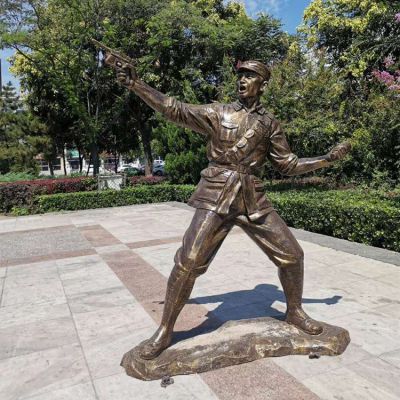 打仗的八路軍戰士，玻璃鋼仿銅人物像