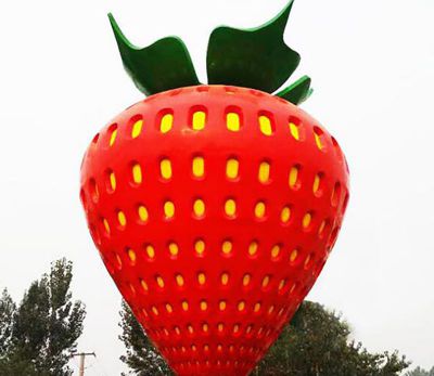 園林不銹鋼草莓景觀雕塑是怎么制作出來的?