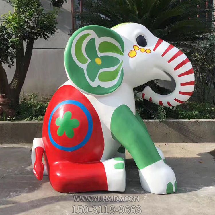 玻璃鋼彩繪公園坐著的大象雕塑