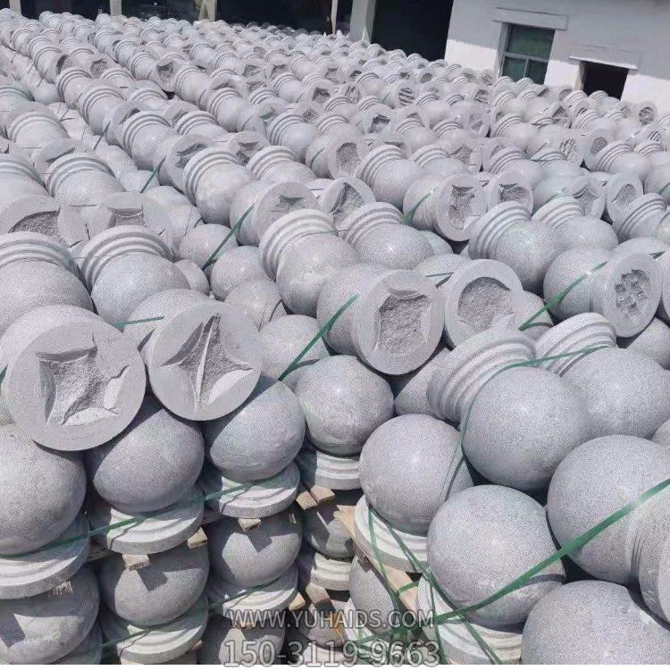 小區(qū)廣場(chǎng)門(mén)口擺放路障圓球 花崗巖雕刻擋車(chē)石球雕塑