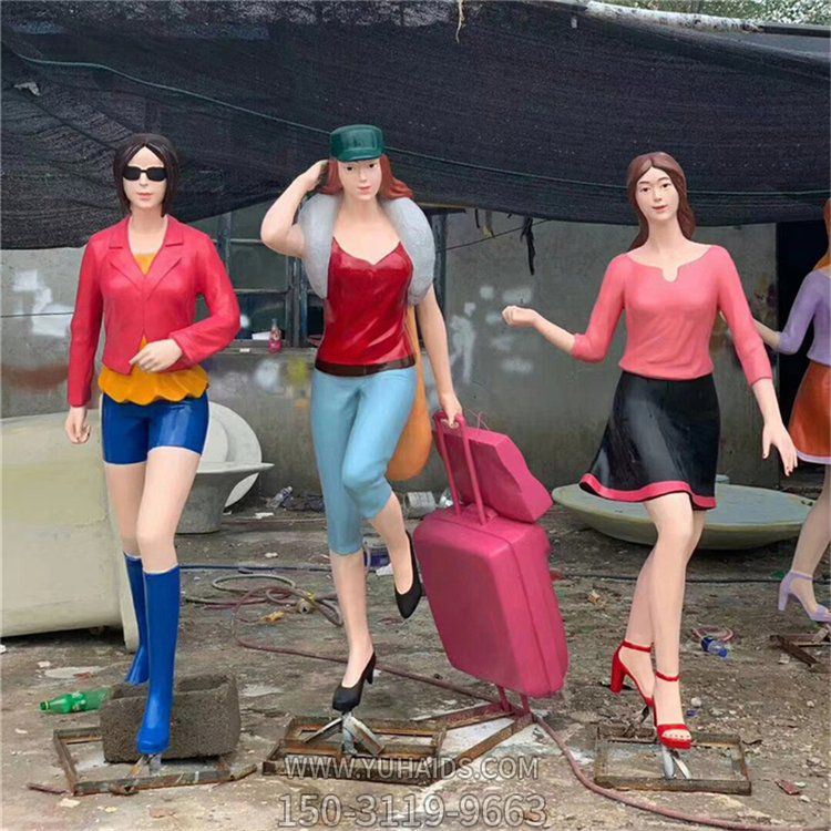 玻璃鋼彩繪卡通旅客人物小品機(jī)場車站雕塑