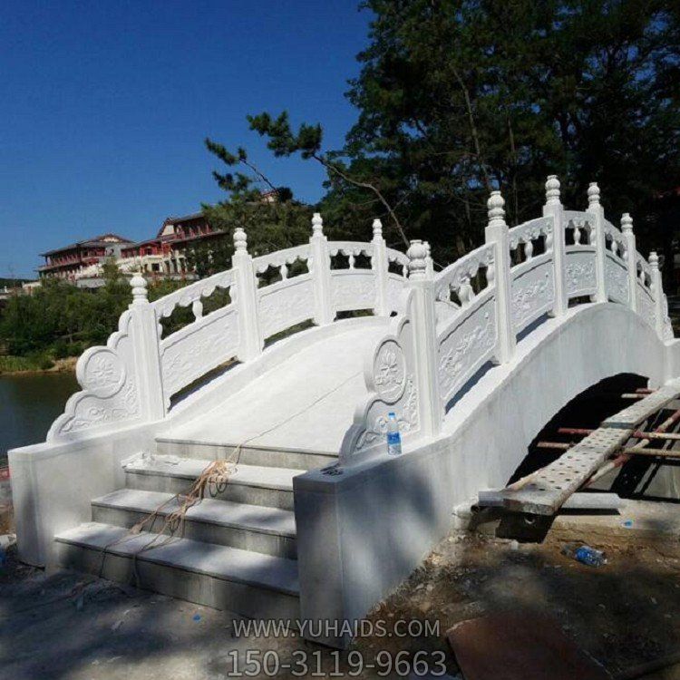 景區湖邊裝飾漢白玉石拱橋防護欄桿雕塑