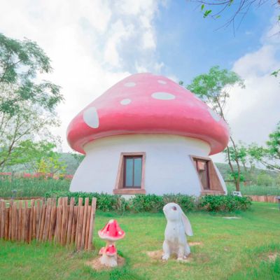 戶外草坪大型玻璃鋼彩繪大型園林蘑菇屋雕塑