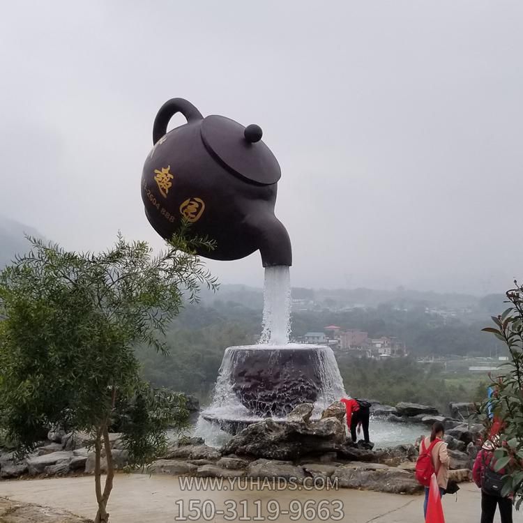 戶(hù)外大型玻璃鋼仿銅懸空流水?dāng)[件景觀天壺雕塑