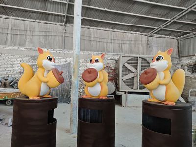 玻璃鋼松鼠造型垃圾桶