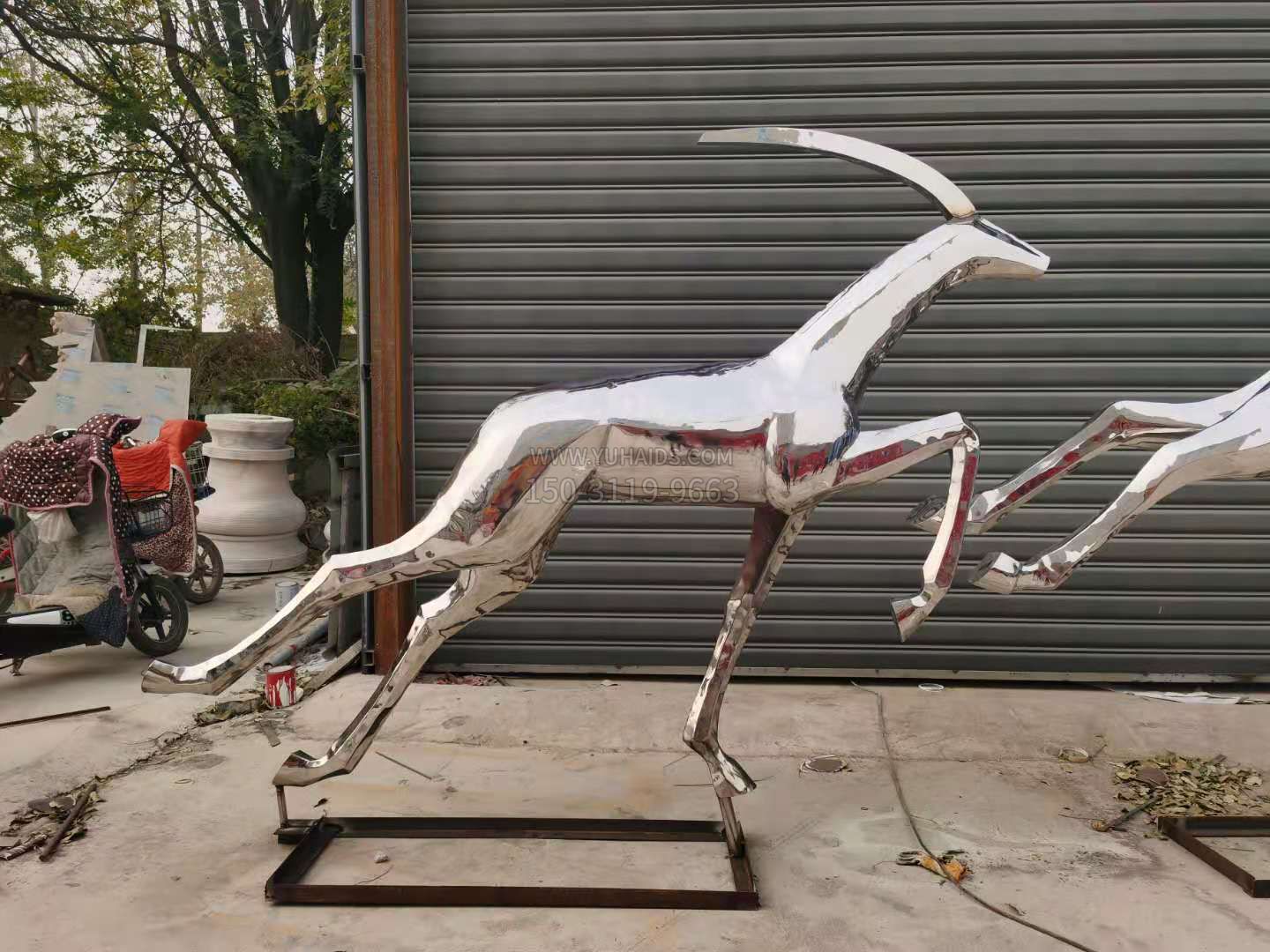 A款，鏡面不銹鋼鹿，奔跑